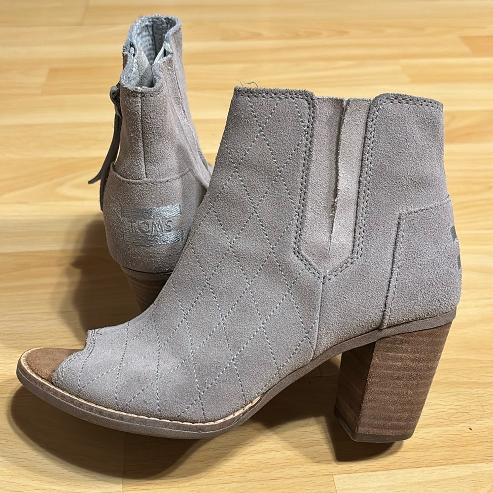 Women’s TOMS Majorca Booties in Heather Grey Size 5.5, EUC
